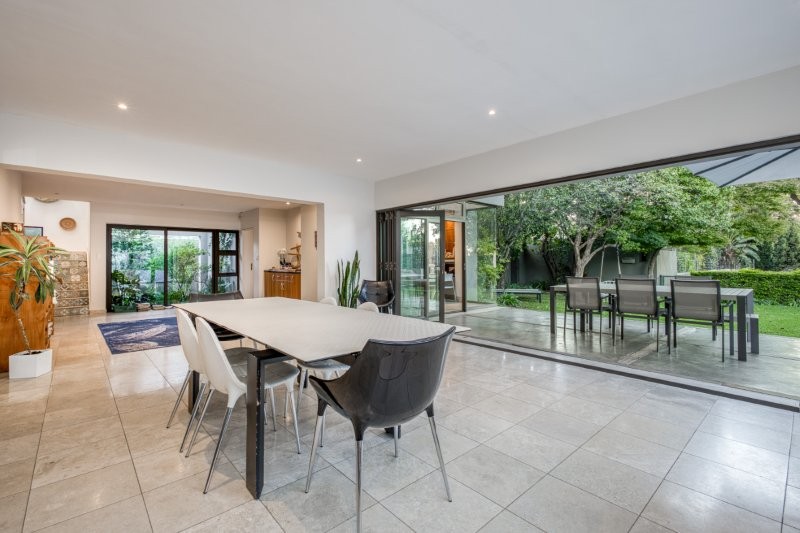 To Let 5 Bedroom Property for Rent in River Club Gauteng