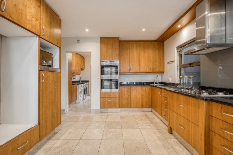 To Let 5 Bedroom Property for Rent in River Club Gauteng