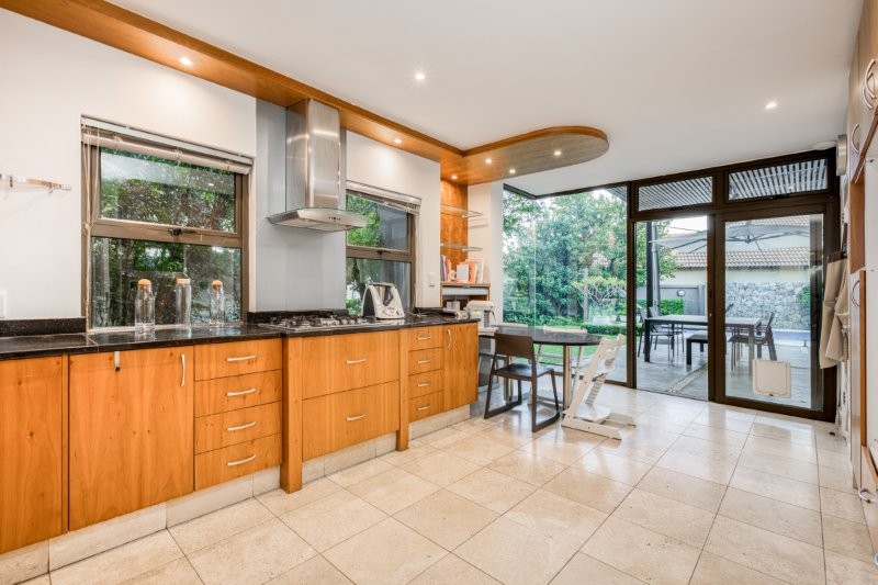 To Let 5 Bedroom Property for Rent in River Club Gauteng