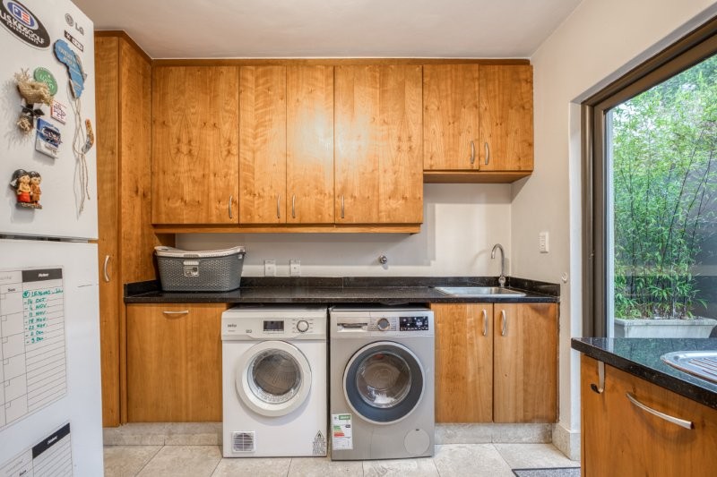To Let 5 Bedroom Property for Rent in River Club Gauteng