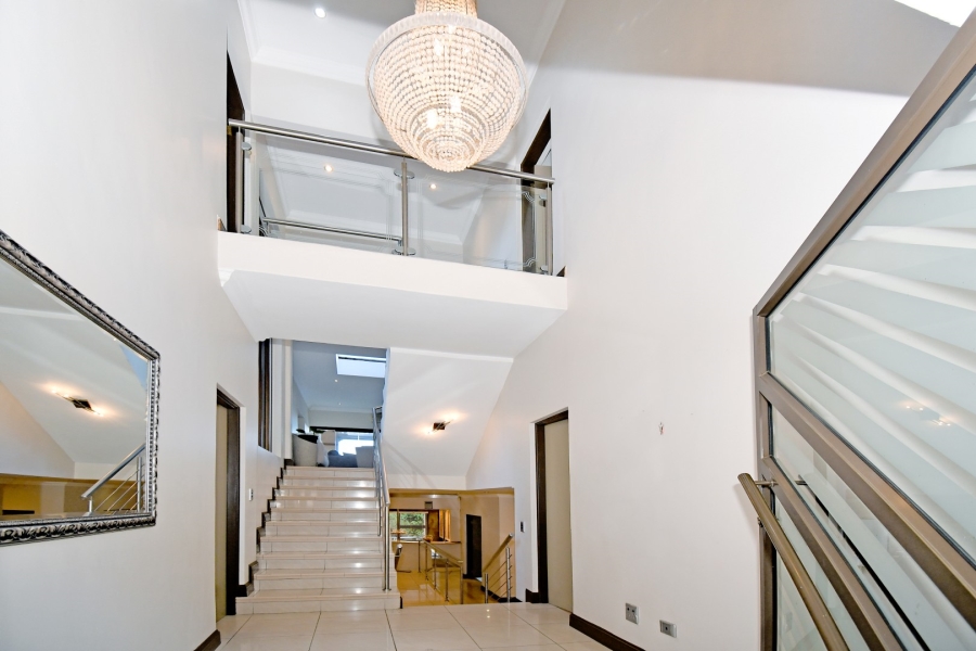 6 Bedroom Property for Sale in Benmore Gardens Gauteng