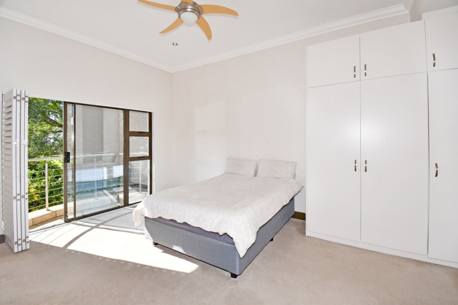 6 Bedroom Property for Sale in Benmore Gardens Gauteng