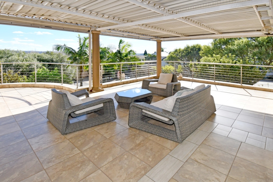 6 Bedroom Property for Sale in Benmore Gardens Gauteng