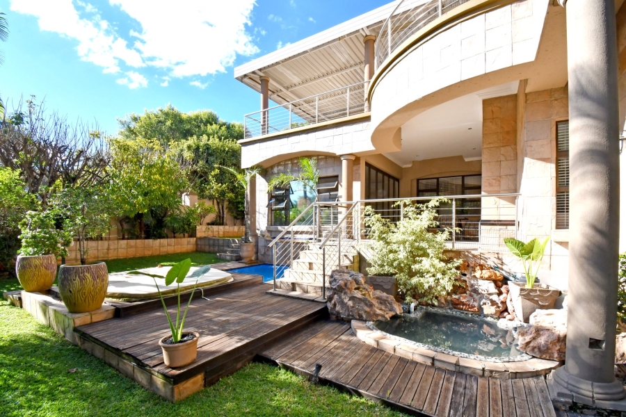6 Bedroom Property for Sale in Benmore Gardens Gauteng