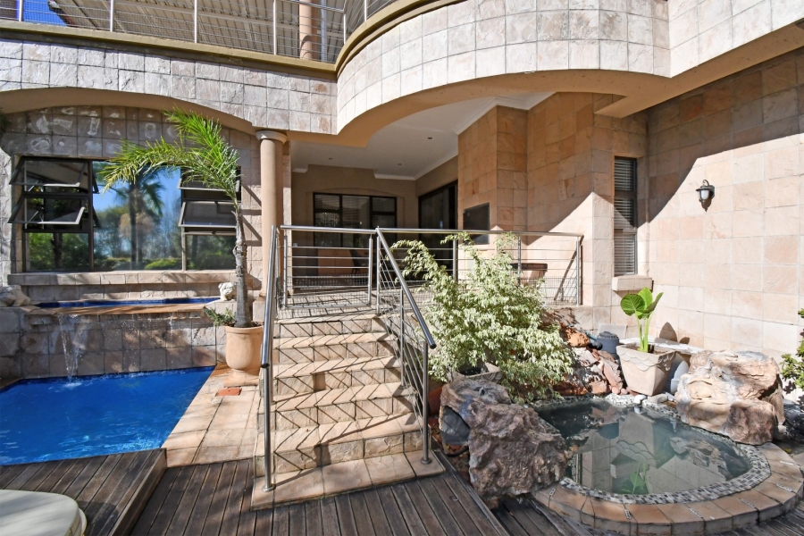 6 Bedroom Property for Sale in Benmore Gardens Gauteng