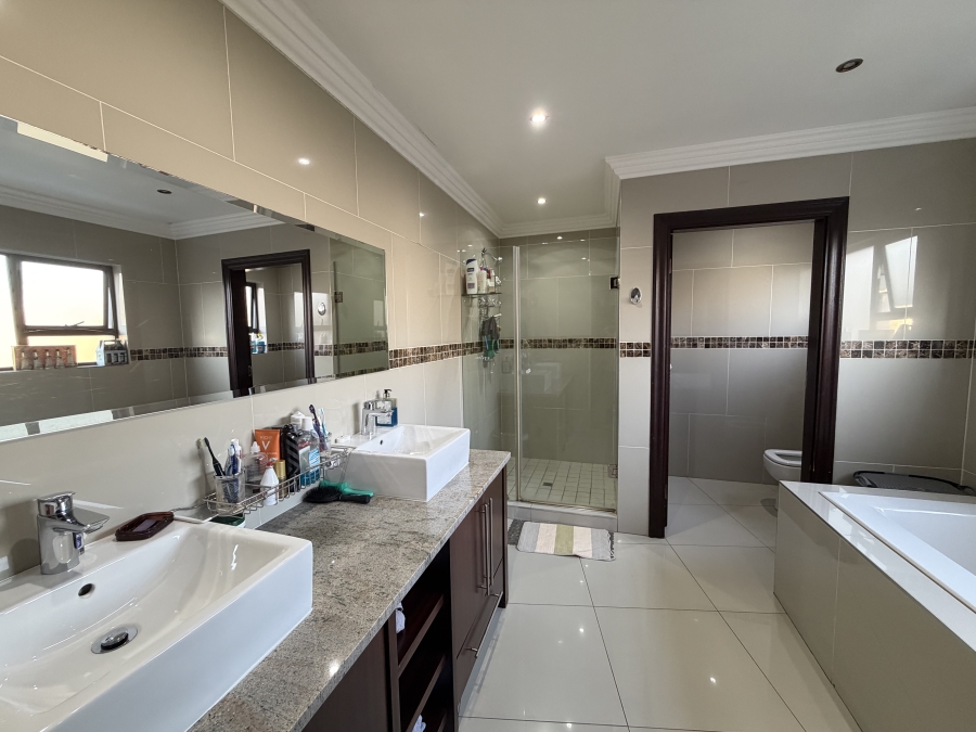 4 Bedroom Property for Sale in Aspen Hills Gauteng