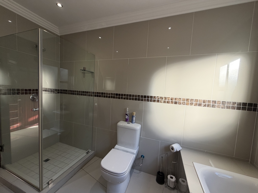 4 Bedroom Property for Sale in Aspen Hills Gauteng