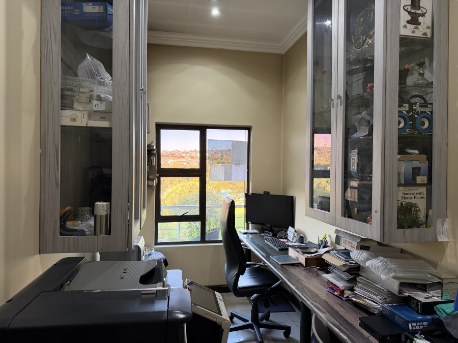 4 Bedroom Property for Sale in Aspen Hills Gauteng
