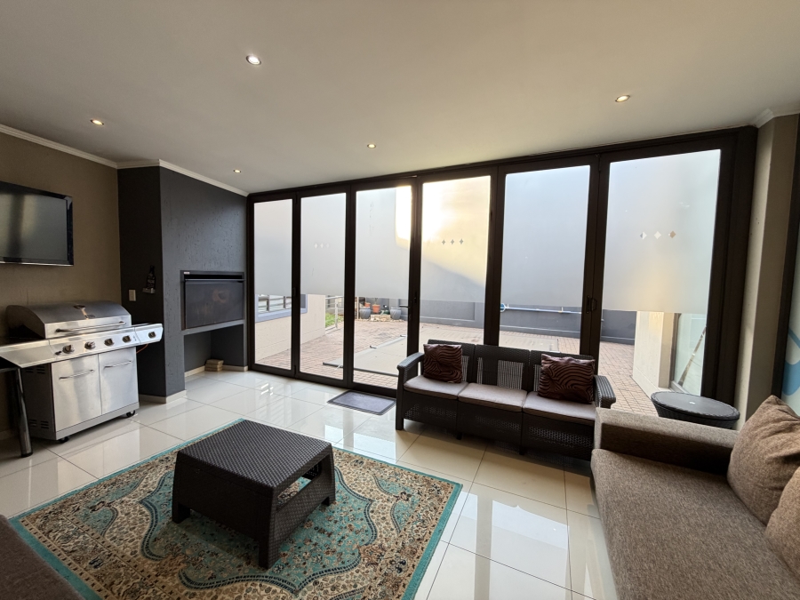 4 Bedroom Property for Sale in Aspen Hills Gauteng