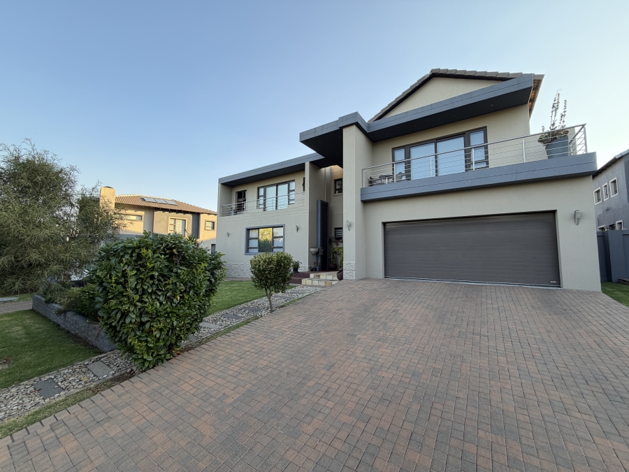 4 Bedroom Property for Sale in Aspen Hills Gauteng