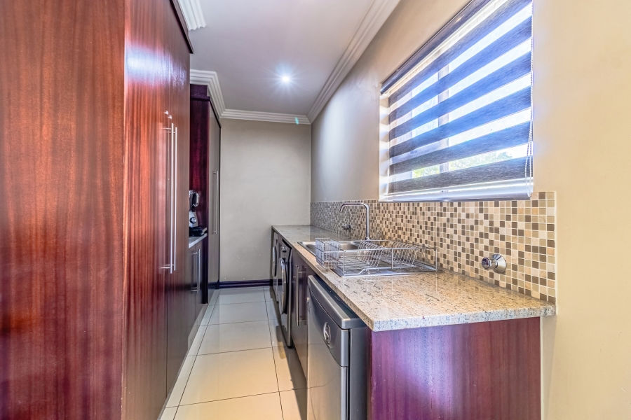 4 Bedroom Property for Sale in Aspen Hills Gauteng