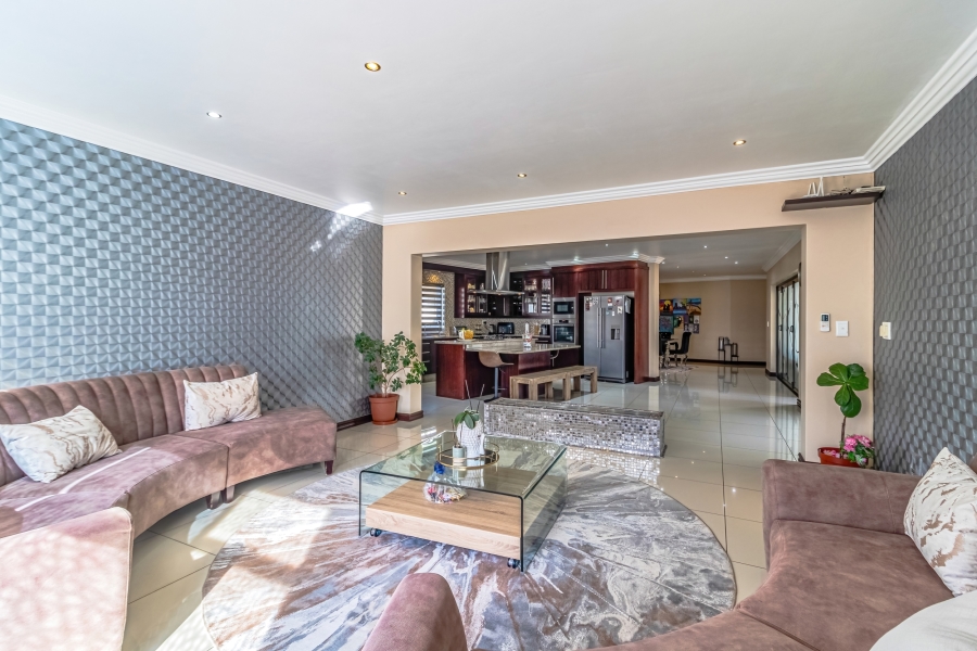 4 Bedroom Property for Sale in Aspen Hills Gauteng