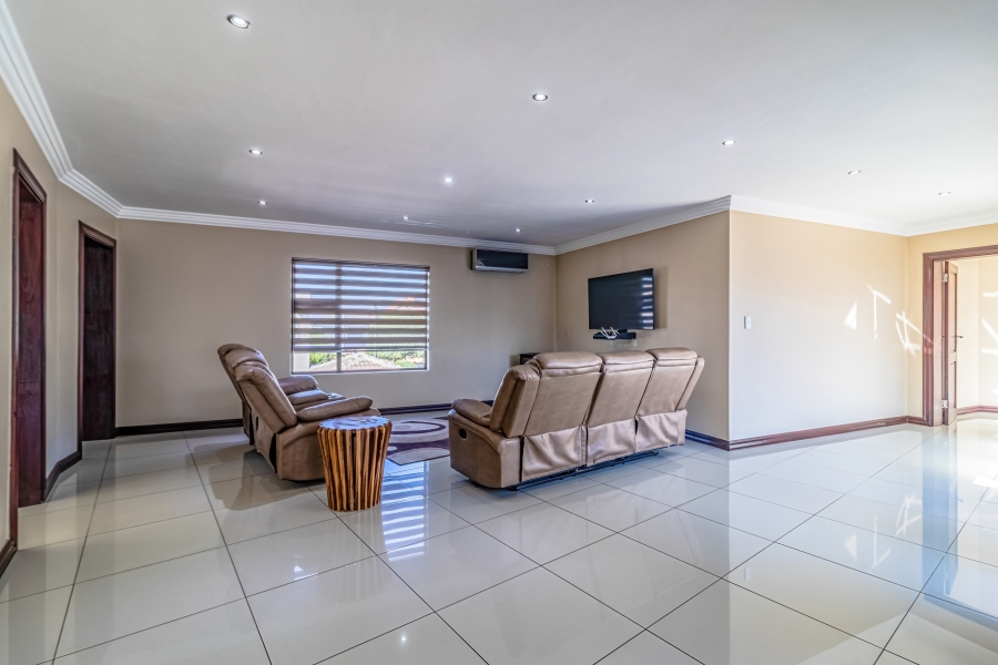4 Bedroom Property for Sale in Aspen Hills Gauteng