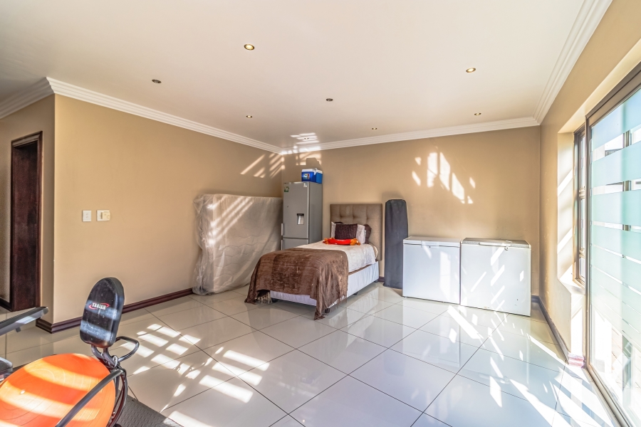 4 Bedroom Property for Sale in Aspen Hills Gauteng