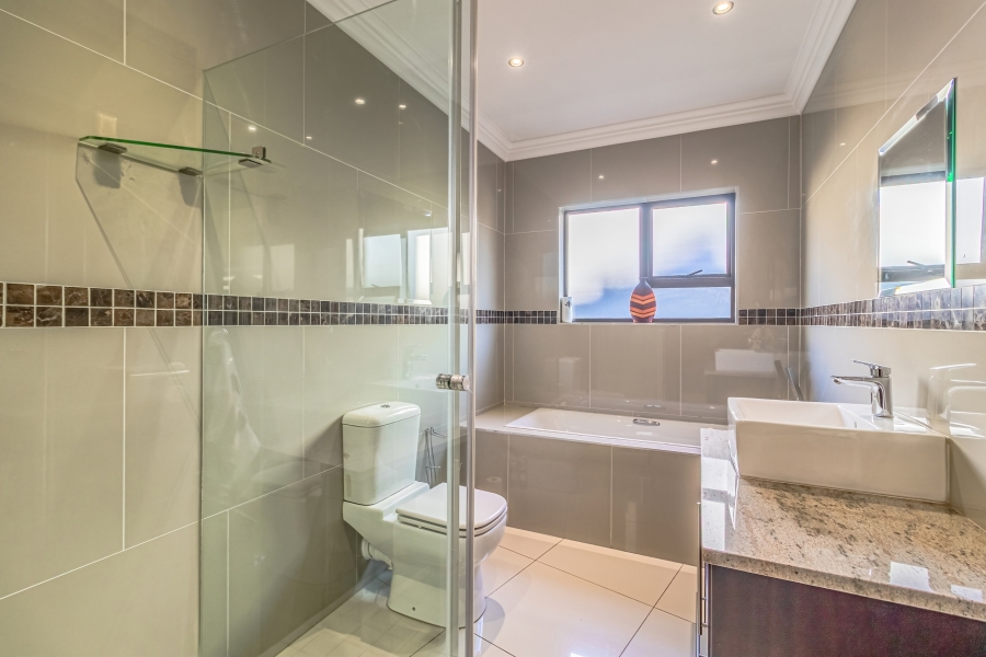 4 Bedroom Property for Sale in Aspen Hills Gauteng