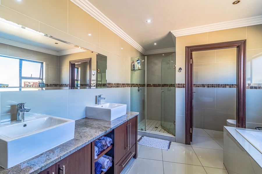4 Bedroom Property for Sale in Aspen Hills Gauteng