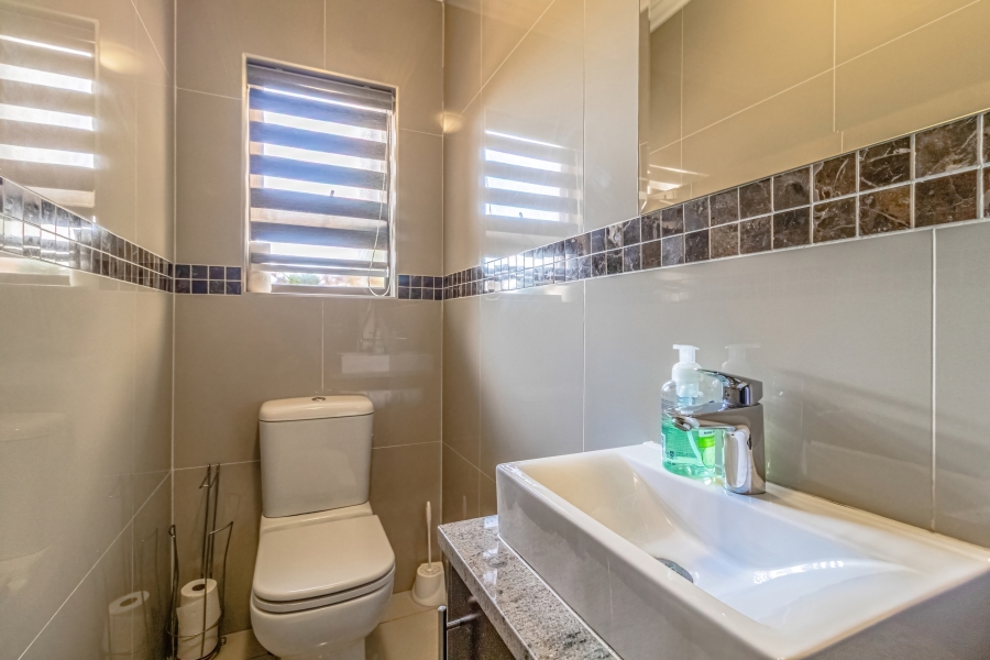 4 Bedroom Property for Sale in Aspen Hills Gauteng