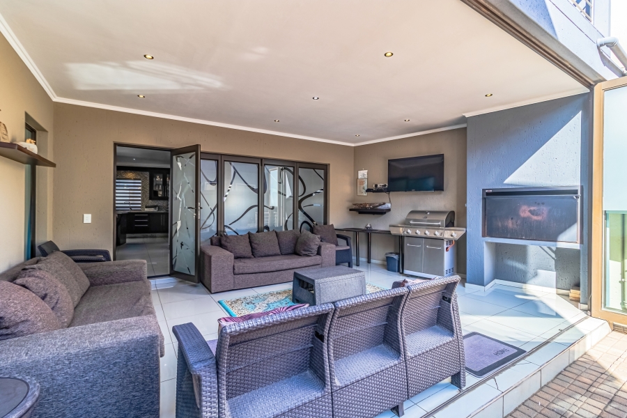 4 Bedroom Property for Sale in Aspen Hills Gauteng