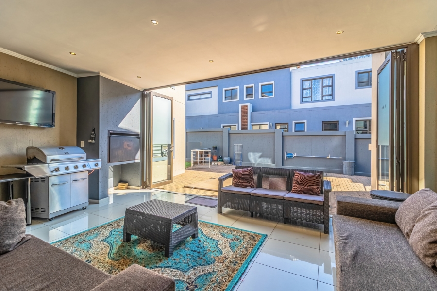 4 Bedroom Property for Sale in Aspen Hills Gauteng