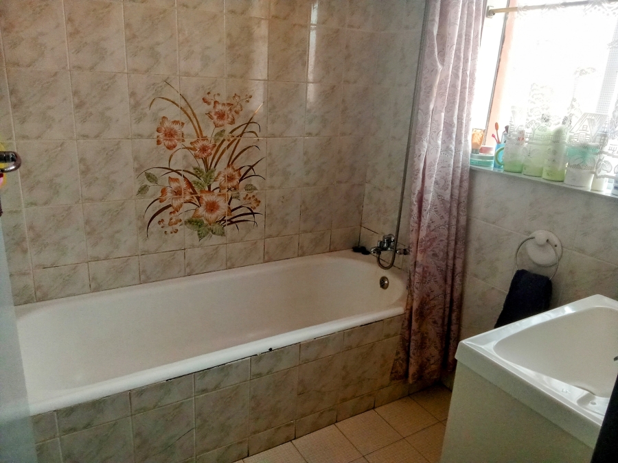 3 Bedroom Property for Sale in Groblerpark Gauteng