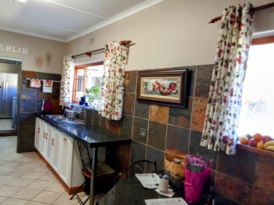 4 Bedroom Property for Sale in Wilro Park Gauteng