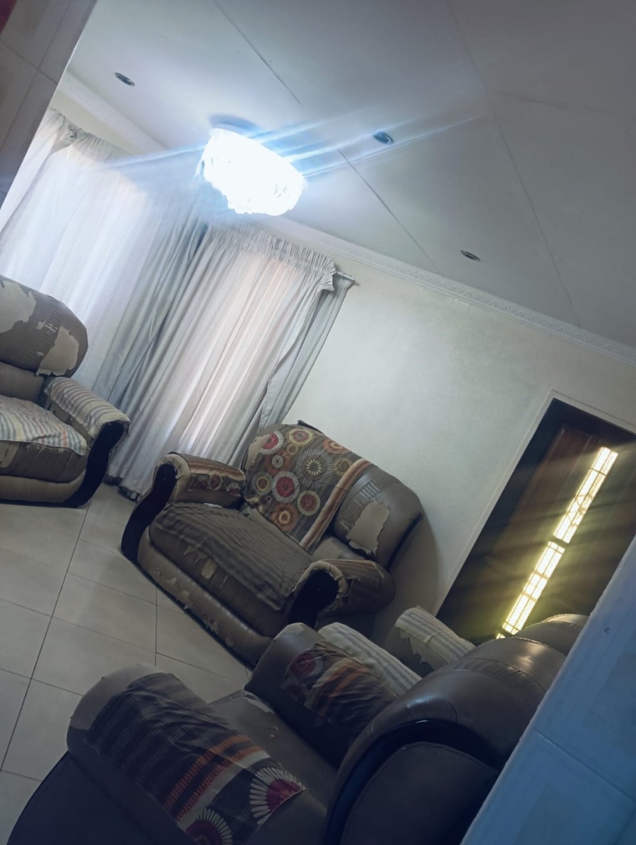 3 Bedroom Property for Sale in Bekkersdal Gauteng