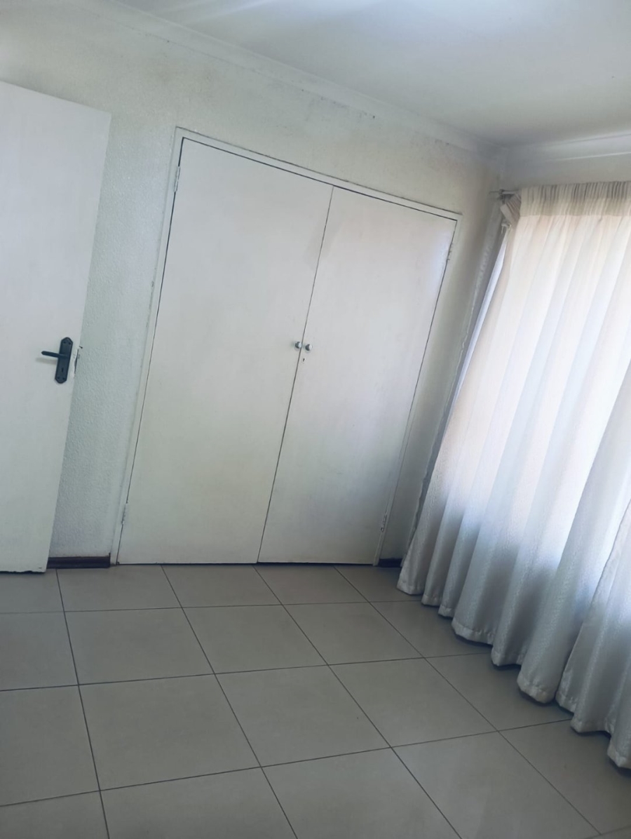 3 Bedroom Property for Sale in Bekkersdal Gauteng