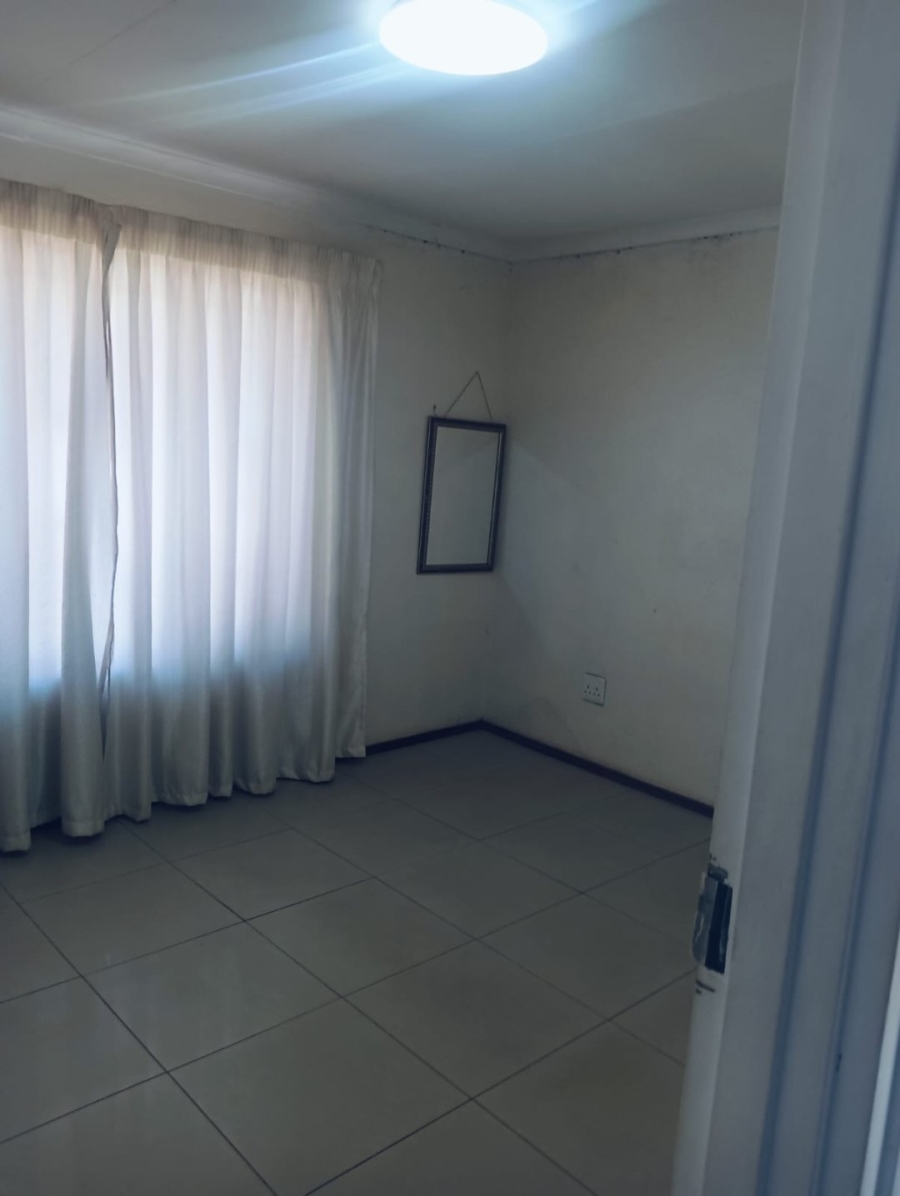 3 Bedroom Property for Sale in Bekkersdal Gauteng