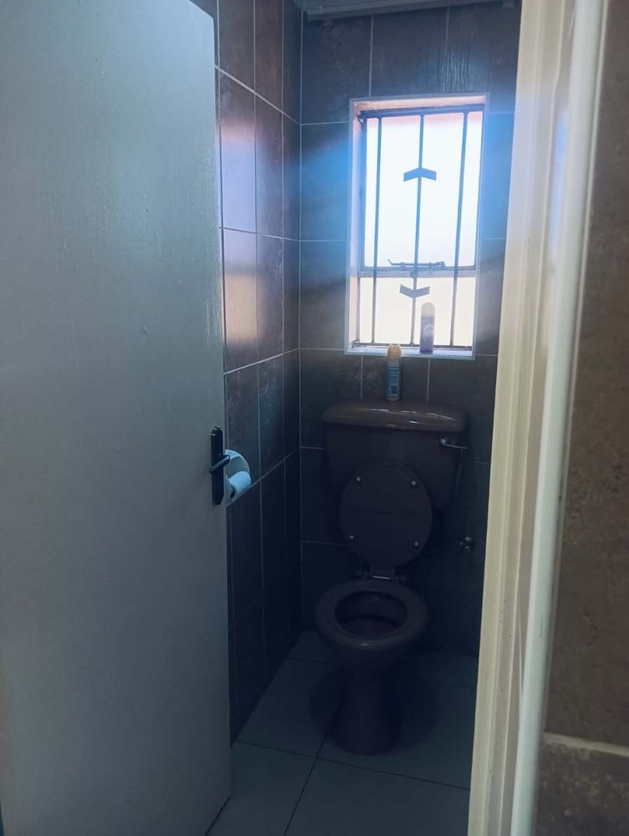 3 Bedroom Property for Sale in Bekkersdal Gauteng