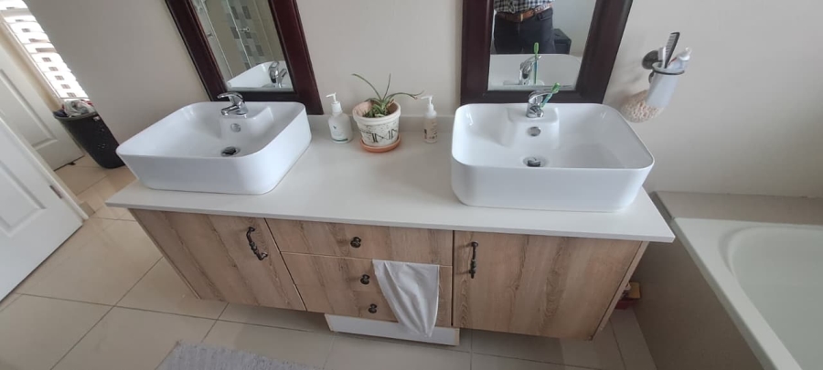 3 Bedroom Property for Sale in Brentwood Gauteng