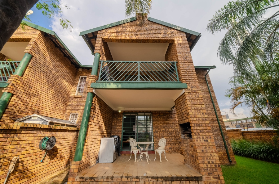 2 Bedroom Property for Sale in Faerie Glen Gauteng