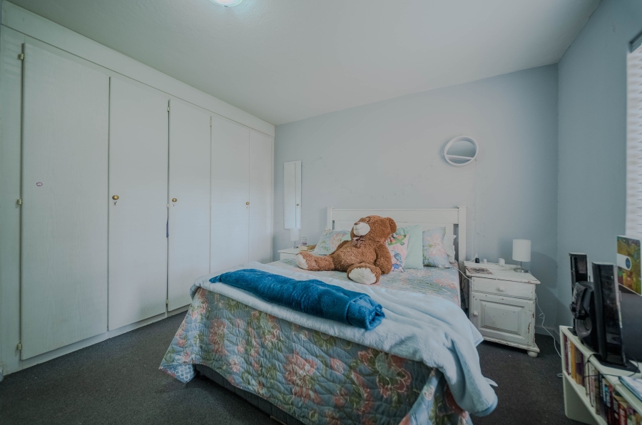 2 Bedroom Property for Sale in Faerie Glen Gauteng