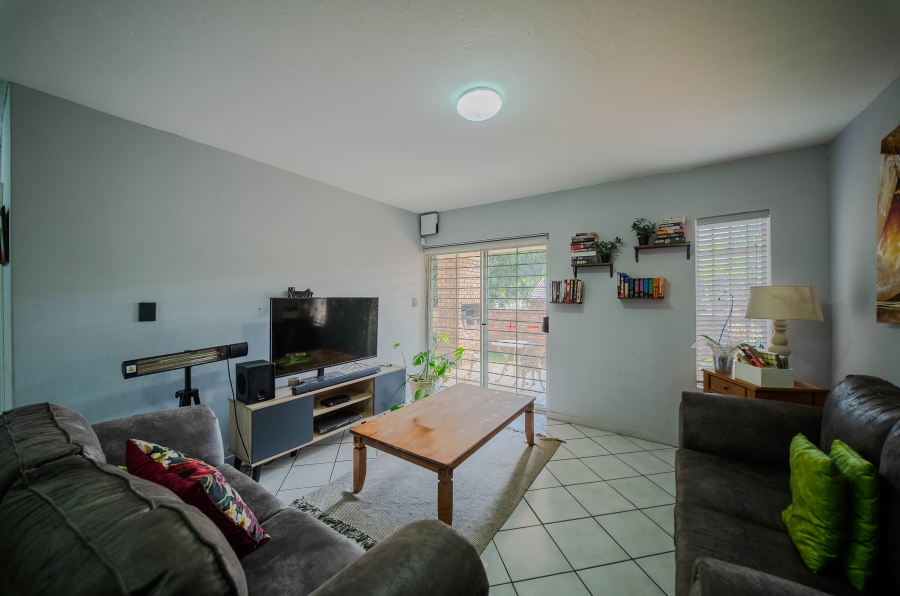 2 Bedroom Property for Sale in Faerie Glen Gauteng