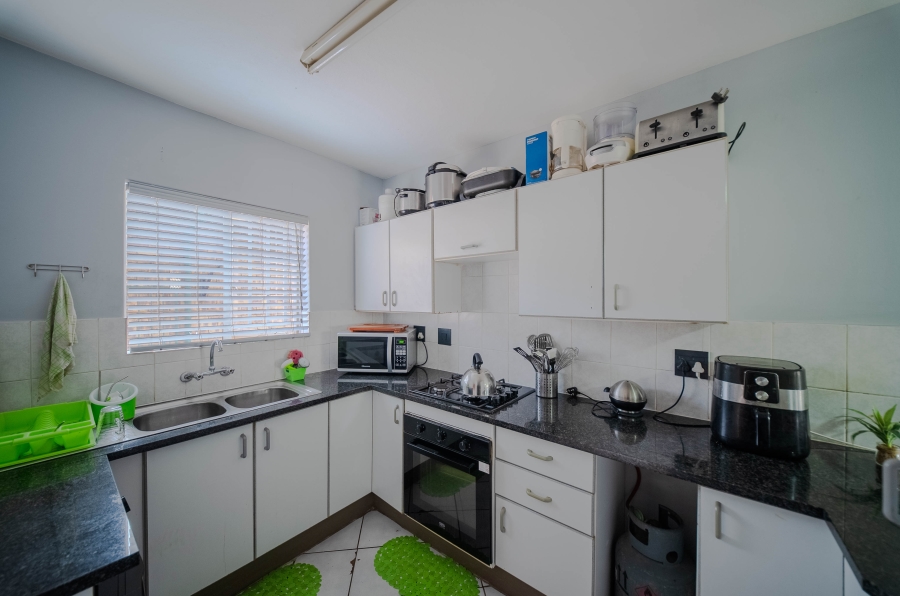 2 Bedroom Property for Sale in Faerie Glen Gauteng