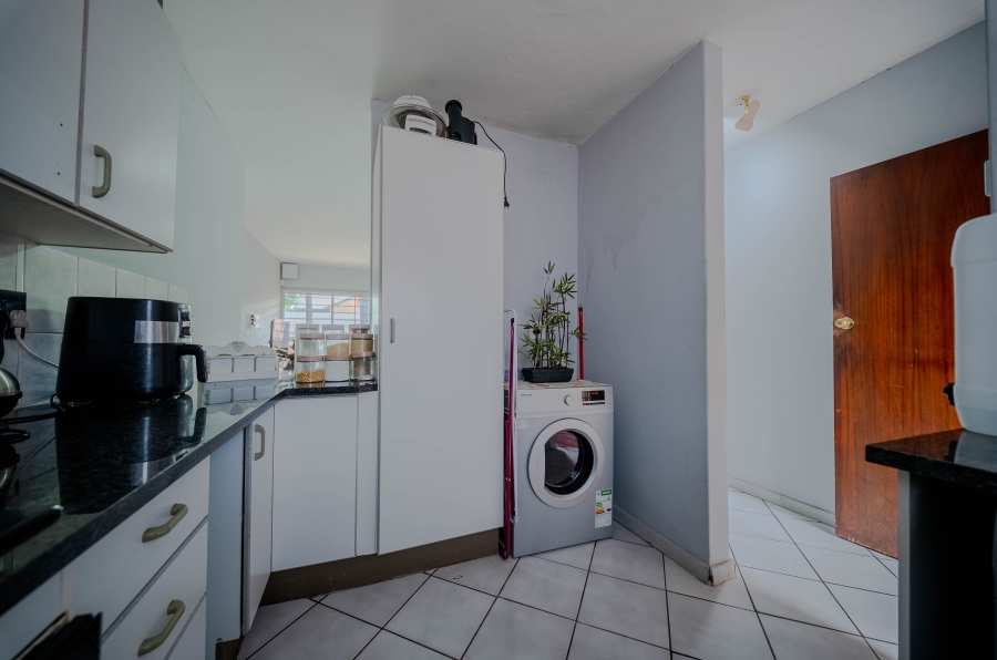 2 Bedroom Property for Sale in Faerie Glen Gauteng