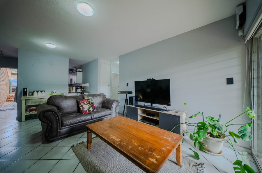 2 Bedroom Property for Sale in Faerie Glen Gauteng