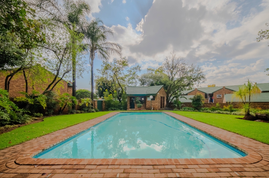 2 Bedroom Property for Sale in Faerie Glen Gauteng