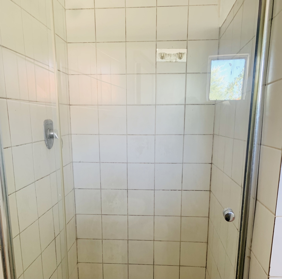 To Let 1 Bedroom Property for Rent in Orange Grove Gauteng