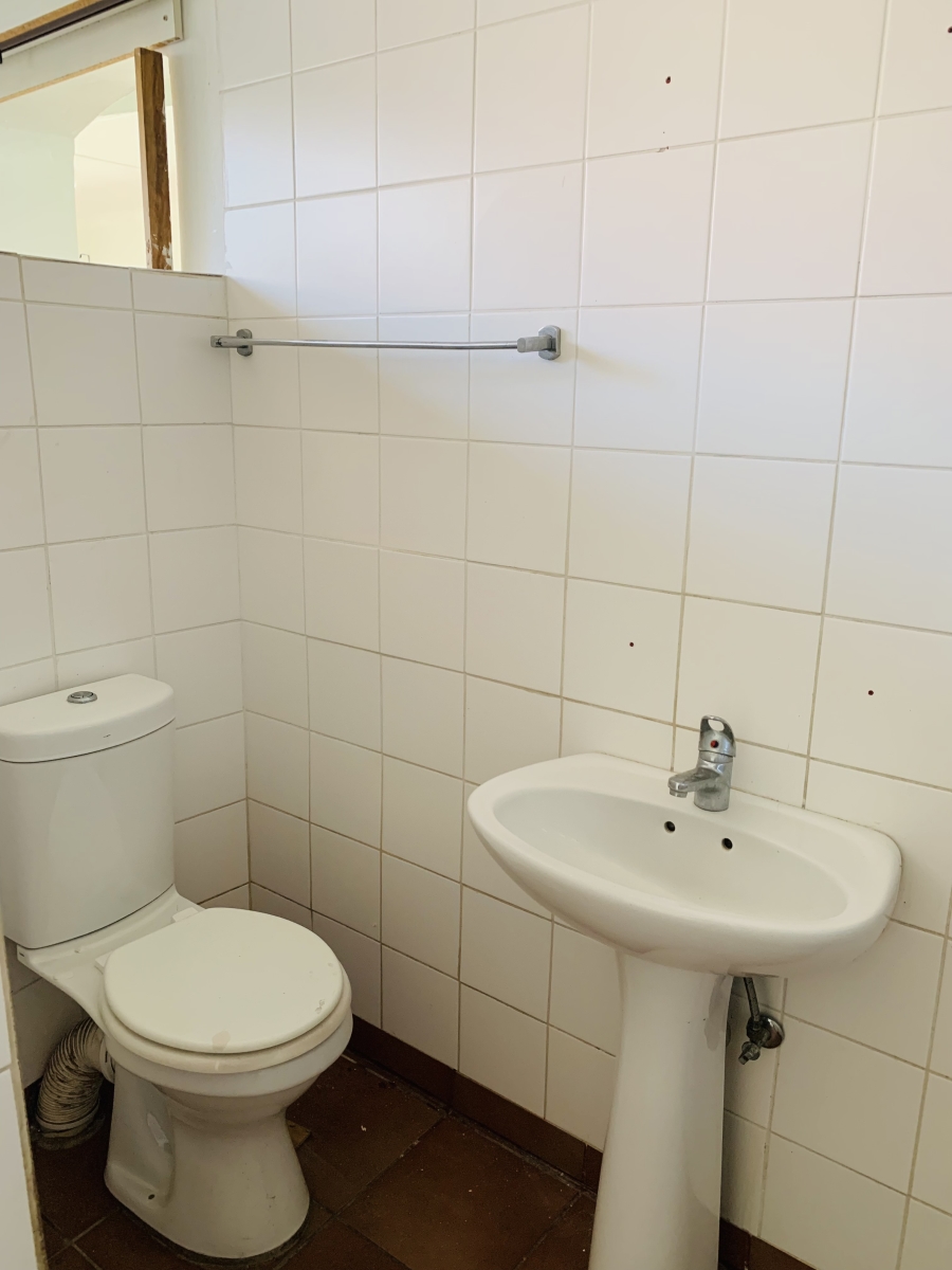 To Let 1 Bedroom Property for Rent in Orange Grove Gauteng