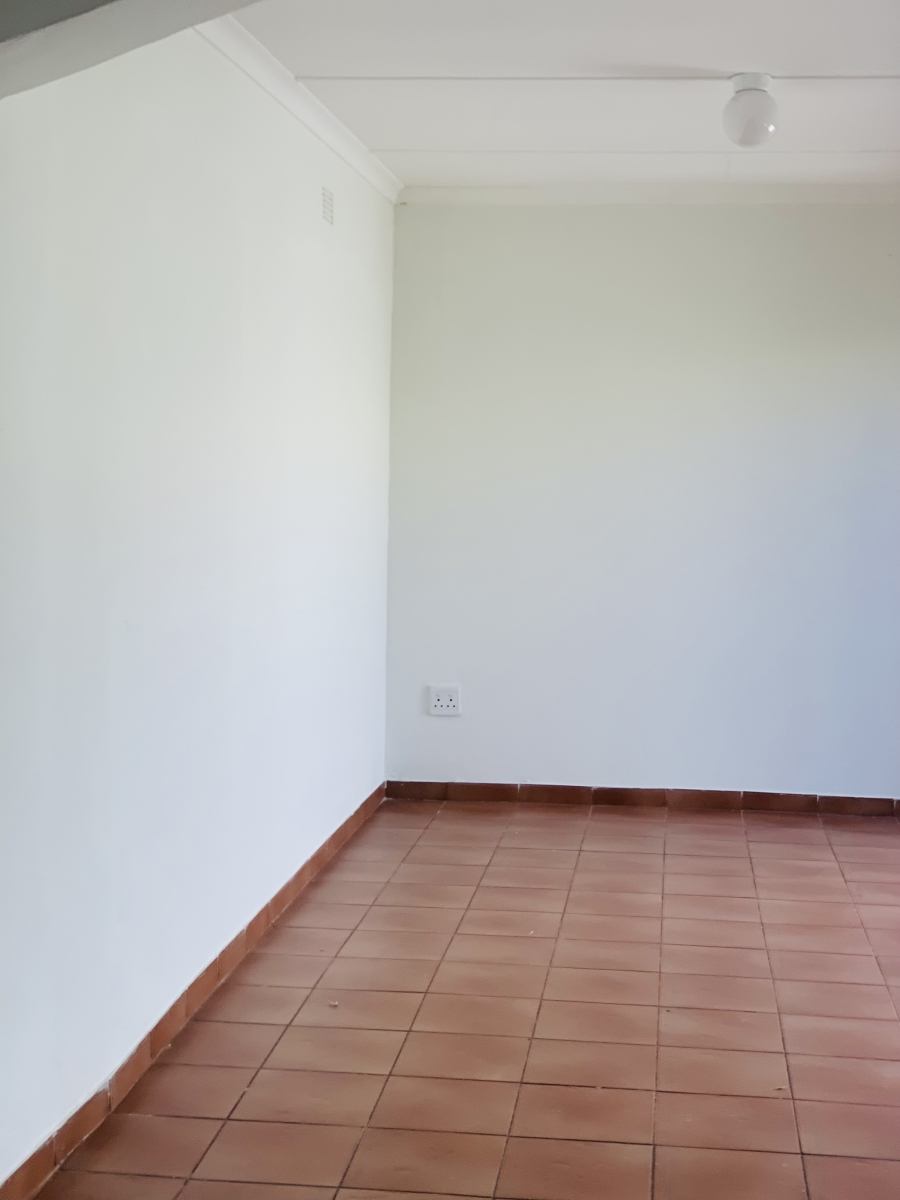 To Let 1 Bedroom Property for Rent in Orange Grove Gauteng
