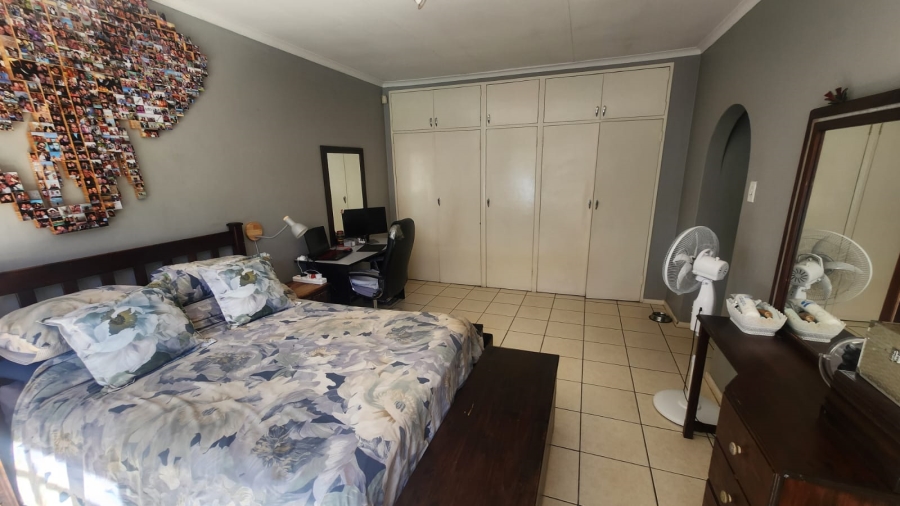 3 Bedroom Property for Sale in Hennopspark Gauteng