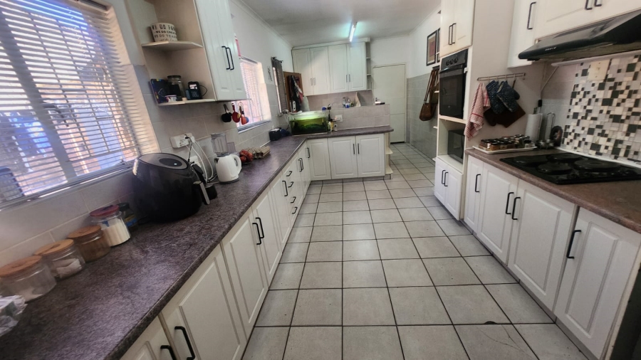 3 Bedroom Property for Sale in Hennopspark Gauteng