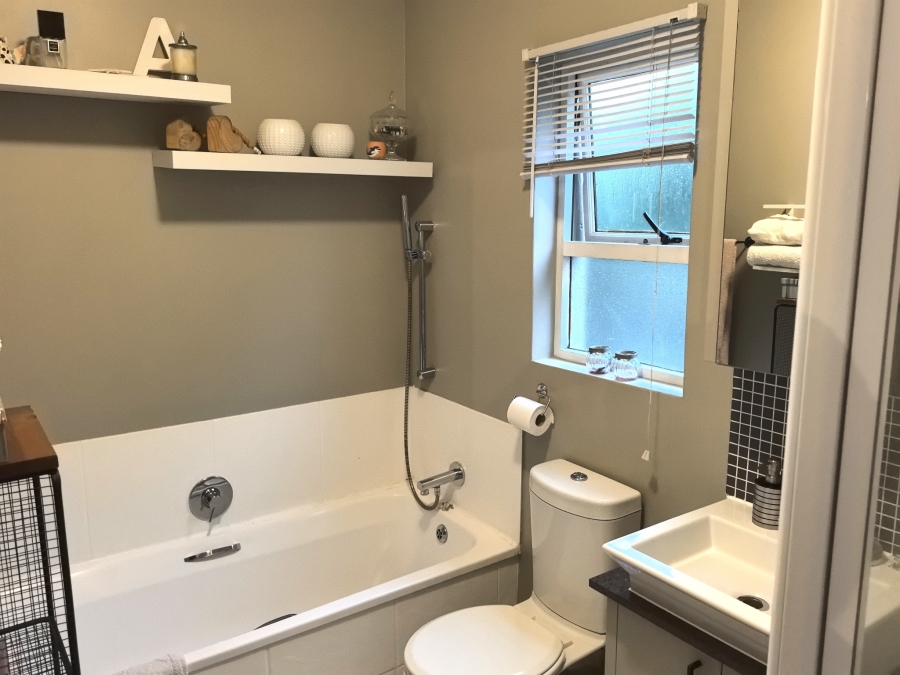 1 Bedroom Property for Sale in Fourways Gauteng