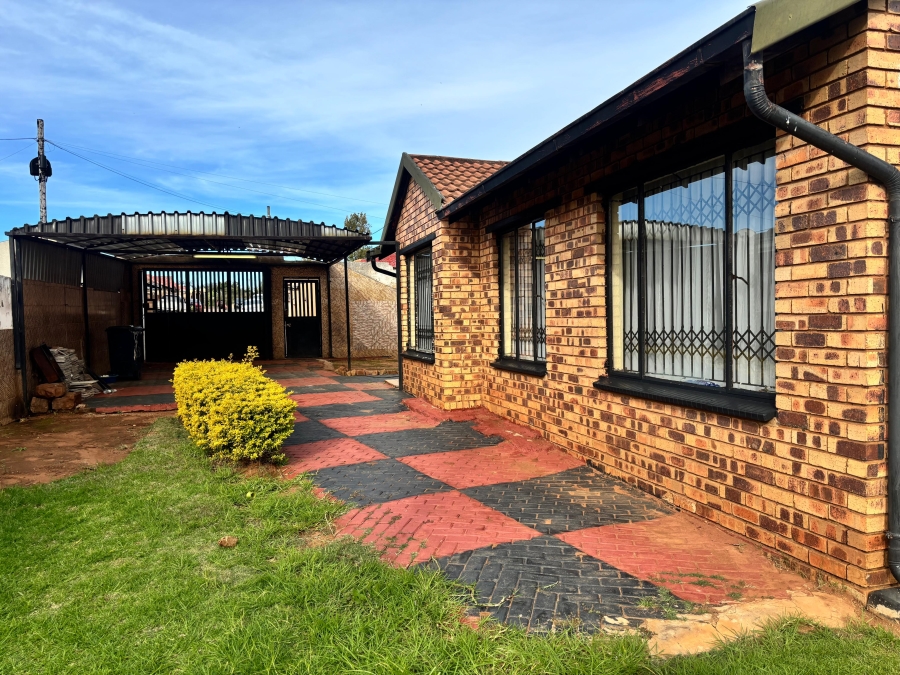 3 Bedroom Property for Sale in Dobsonville Gardens Gauteng