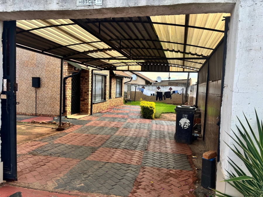3 Bedroom Property for Sale in Dobsonville Gardens Gauteng