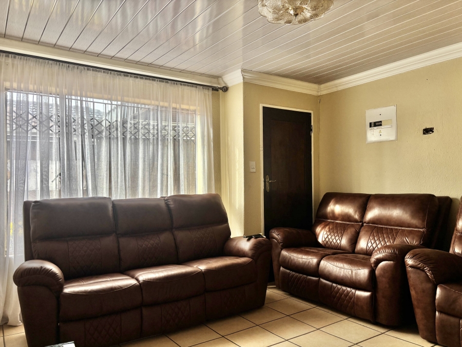 3 Bedroom Property for Sale in Dobsonville Gardens Gauteng