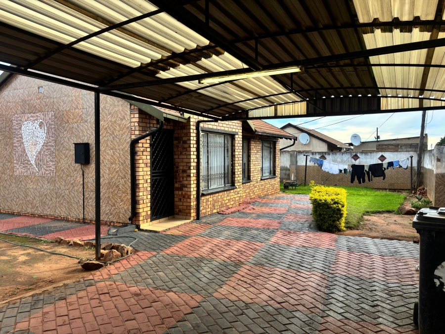 3 Bedroom Property for Sale in Dobsonville Gardens Gauteng