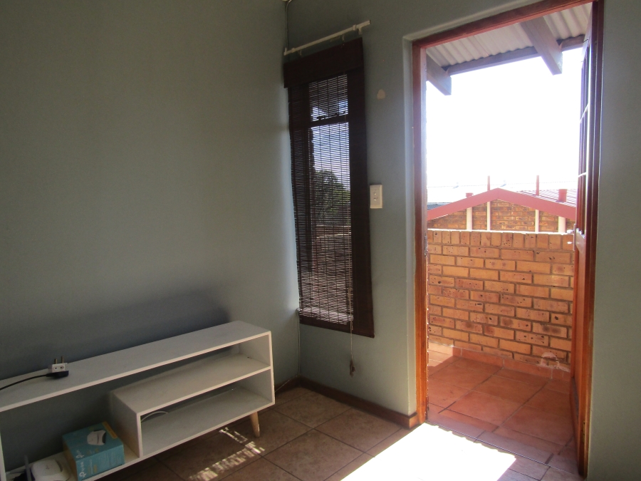 To Let 2 Bedroom Property for Rent in Auckland Park Gauteng