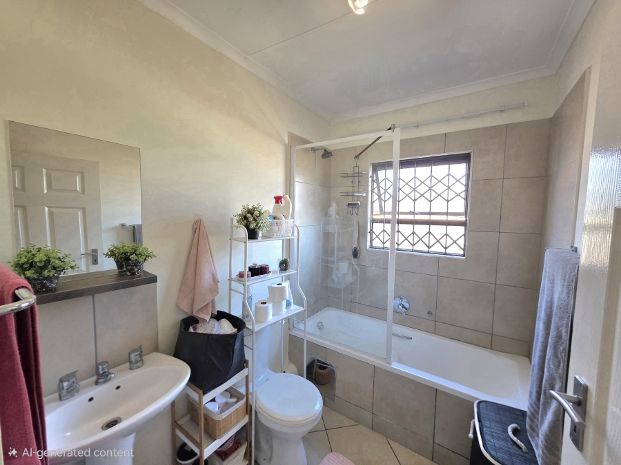 2 Bedroom Property for Sale in The Reeds Gauteng