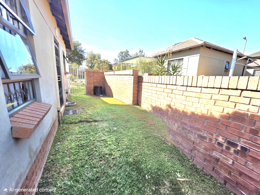 2 Bedroom Property for Sale in The Reeds Gauteng